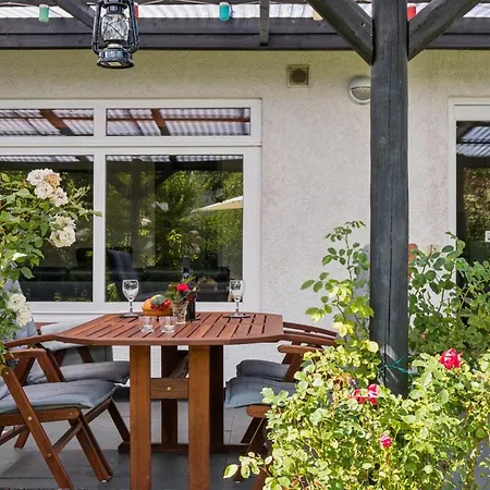 Semesterbostad Merit - 800m From The Sea By Interhome