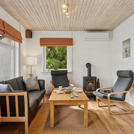 Merit - 800m From The Sea By Interhome *