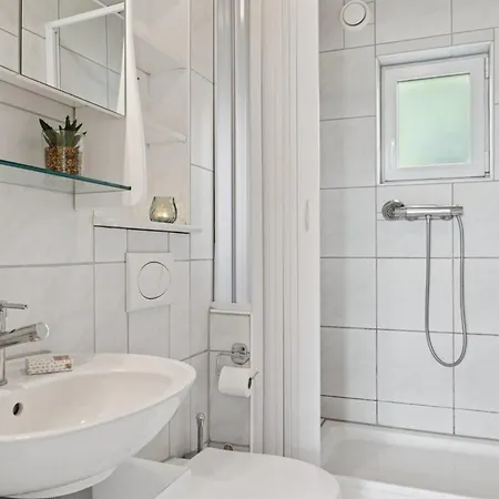 Merit - 800m From The Sea By Interhome Semesterbostad *